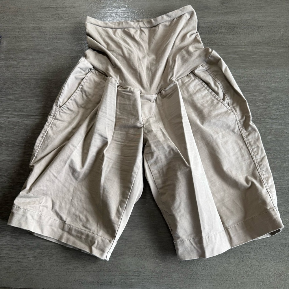 A Pea In The Pod Maternity Khaki Shorts L